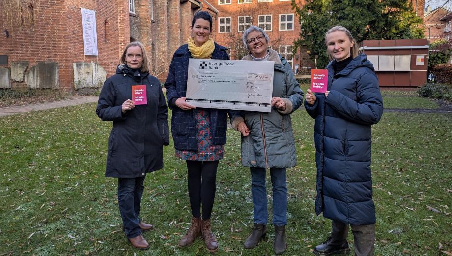 Der SoVD Schleswig-Holstein spendet 6000 Euro an den Landesverband Frauenberatung SH