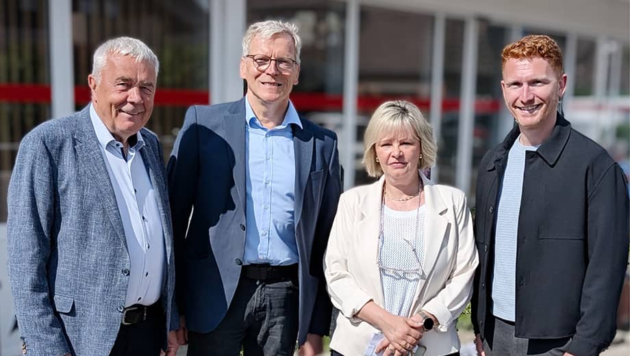 Optimistischer Blick nach vorn: Hans-Otto Umlandt (stellvertretender SoVD-Landesvorsitzender), SoVD-Landesgeschäftsführer Tim Holborn, Betriebsleiterin Katrin Freytag und Torben Möller (Geschäftsführer von Kähler Feriendomizile)